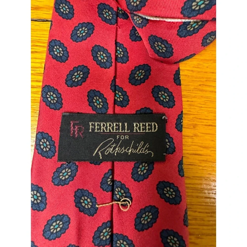 Vintage Ferrell Reed for Rothschilds 100% Silk Woven In England Red Paisley